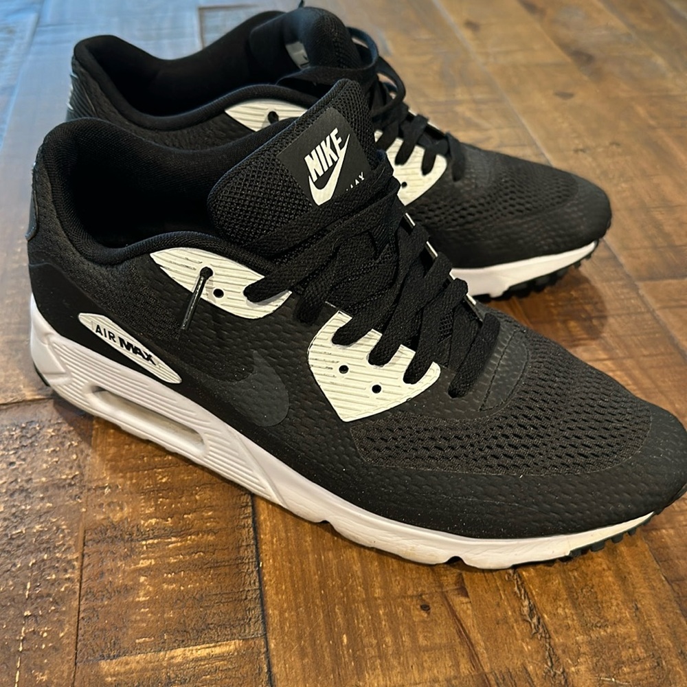 Nike Men’s Air Max 90 Black/White Mesh Shoes 11.5 Excellent!